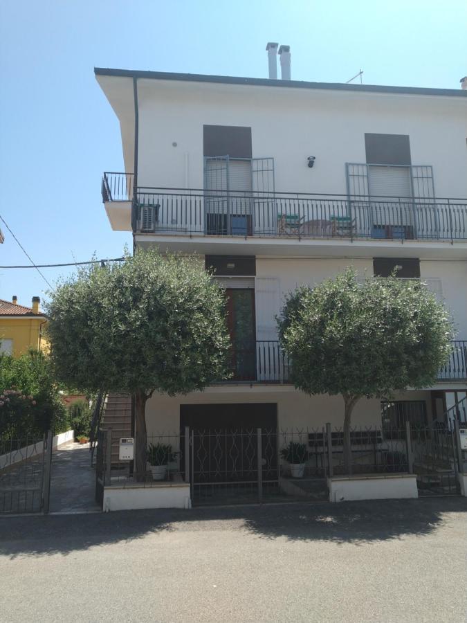 Casa "I Due Ulivi" Villa Fastiggi Pesaro Extérieur photo